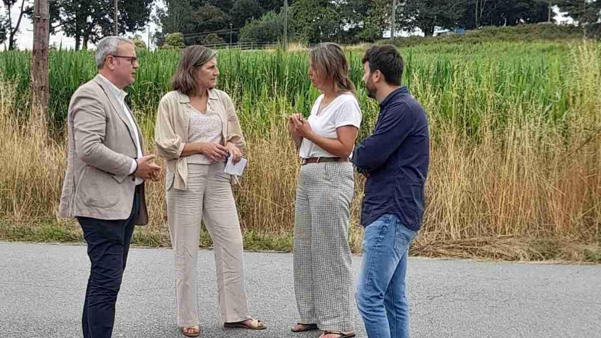 La diputada provincial Belén Cachafeiro visitó Maceira Boa la semana pasada.