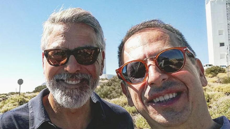 Clooney en Izaña con el jefe de Operaciones Telescópicas Alex Oscoz.