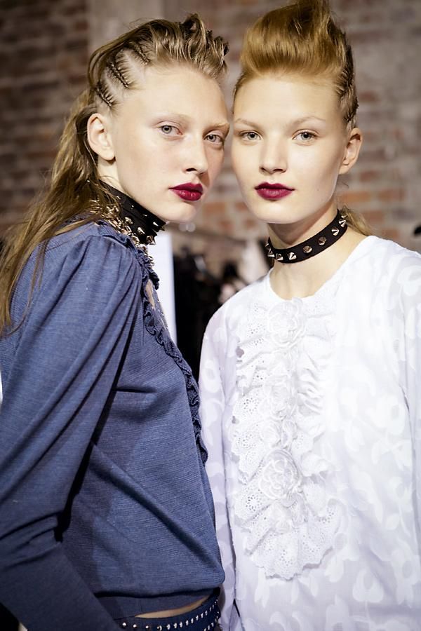 Oda a las trenzas: desfile verano 2017 de Andrew GN