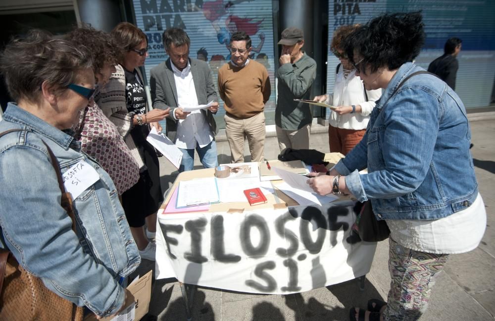 Profesores recogen firmas en defensa de la Filosofía como asignatura