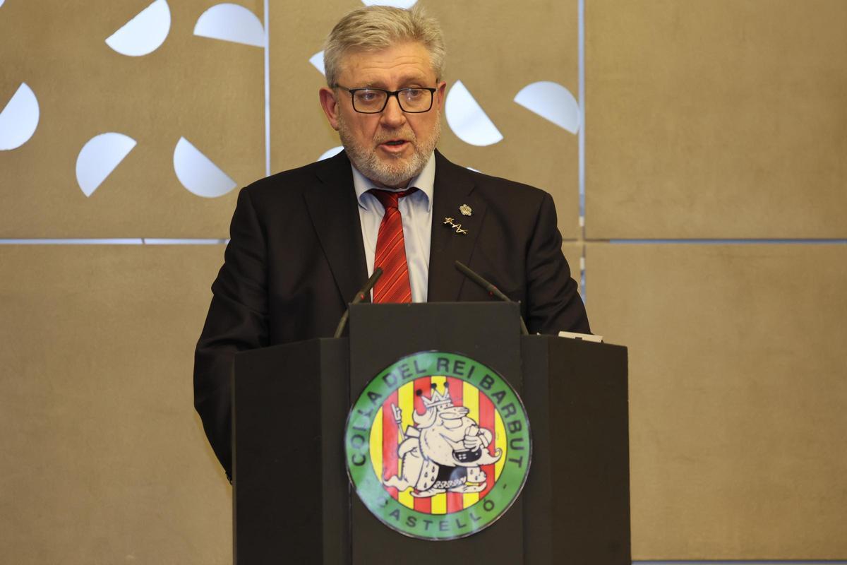 Galería de imágenes: La Filà d'En Trilles recibe el Voladoret d'Or de la Colla del Rei Barbut