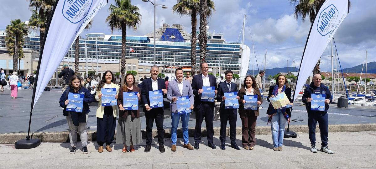 Presentación hoy de la campaña con autoridades como Carlos Botana, Ana Ortiz, Luisa Sánchez, Ángel Rivas y los responsables de Zona Náutico y la federación de comercio.