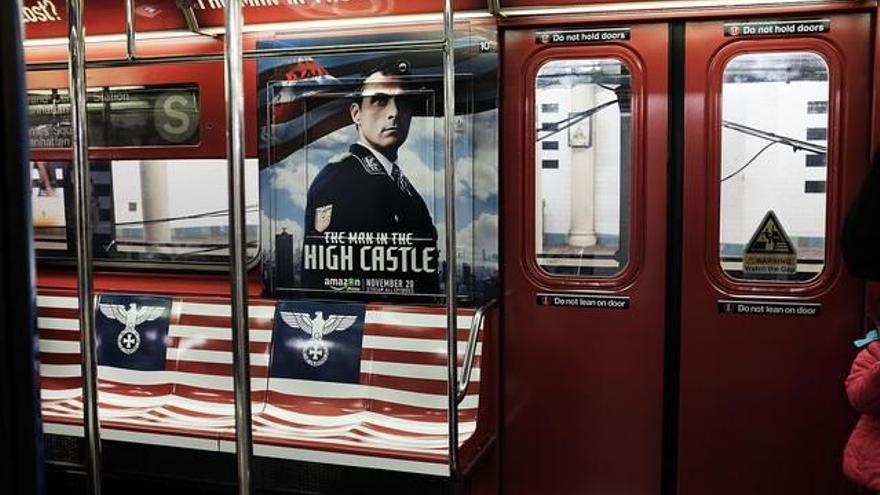 Amazon retira una promoción de estética nazi del metro de Nueva York