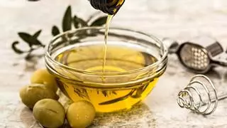 Chollazo: este es el supermercado que ha bajado drásticamente el precio del aceite de oliva