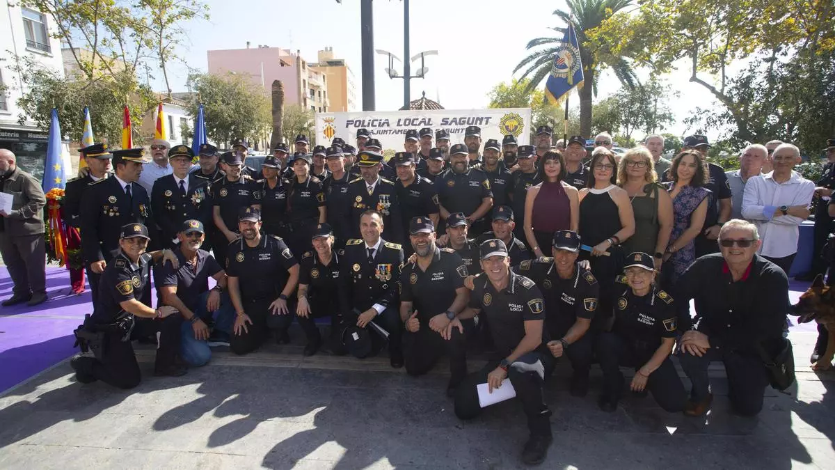 Sagunt reconoce a su Policía Local y a la de tres localidades afectadas por la dana