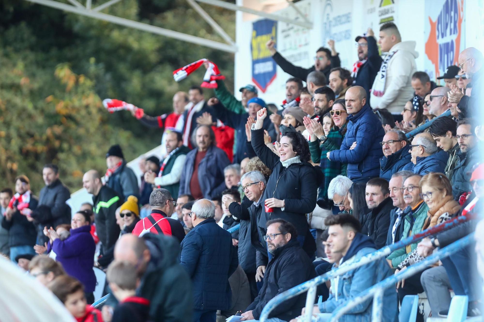 Las mejores imágenes de la victoria del Arosa ante la Unión Deportiva Ourense (1-0)