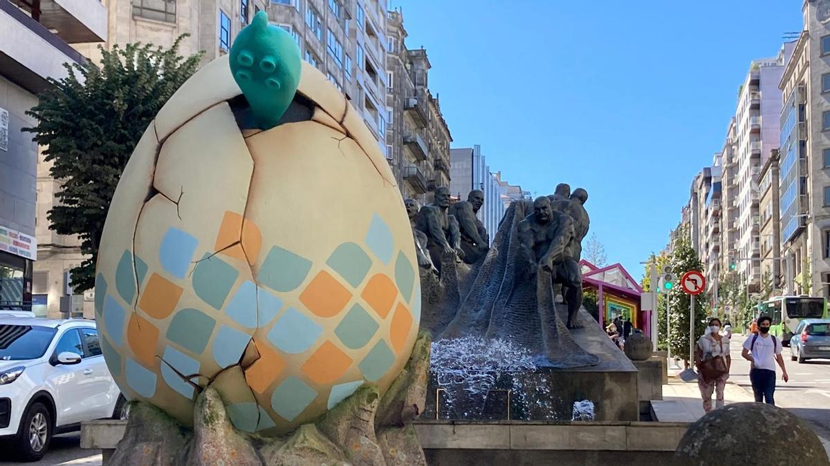 Huevo Vigo | Qué hace un huevo gigante en Gran Vía
