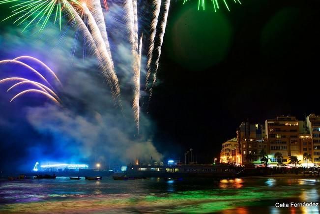 Espectáculo de fuegos artificiales tras el entierro de la sardina