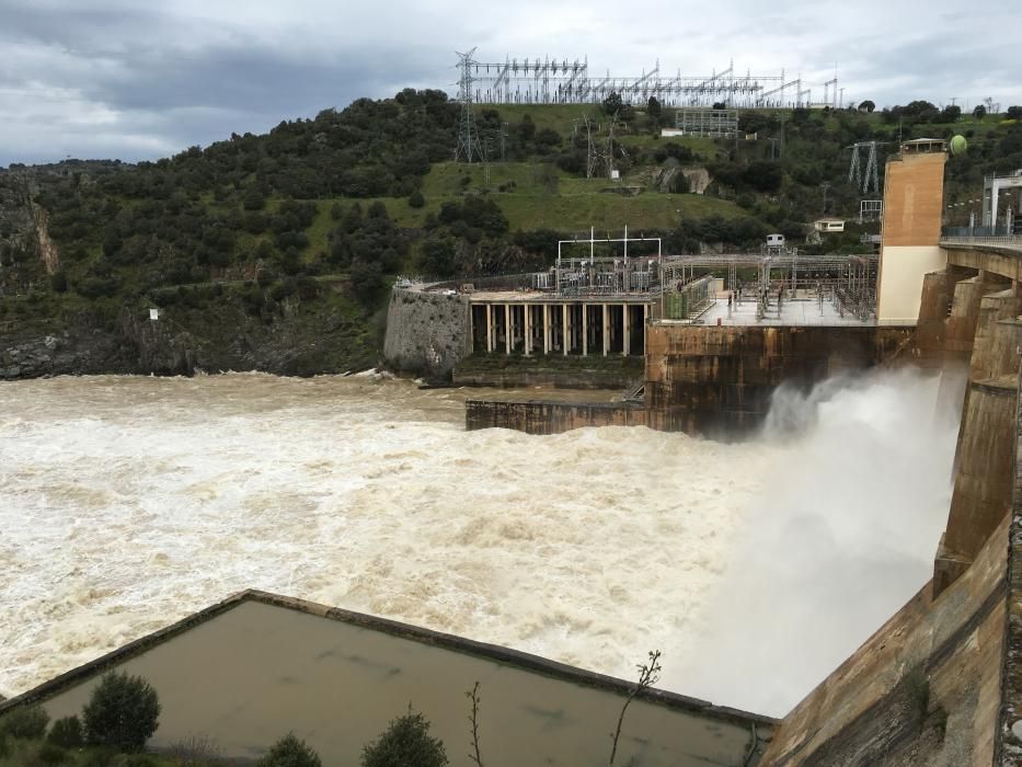 Las presas de Zamora abren los aliviaderos