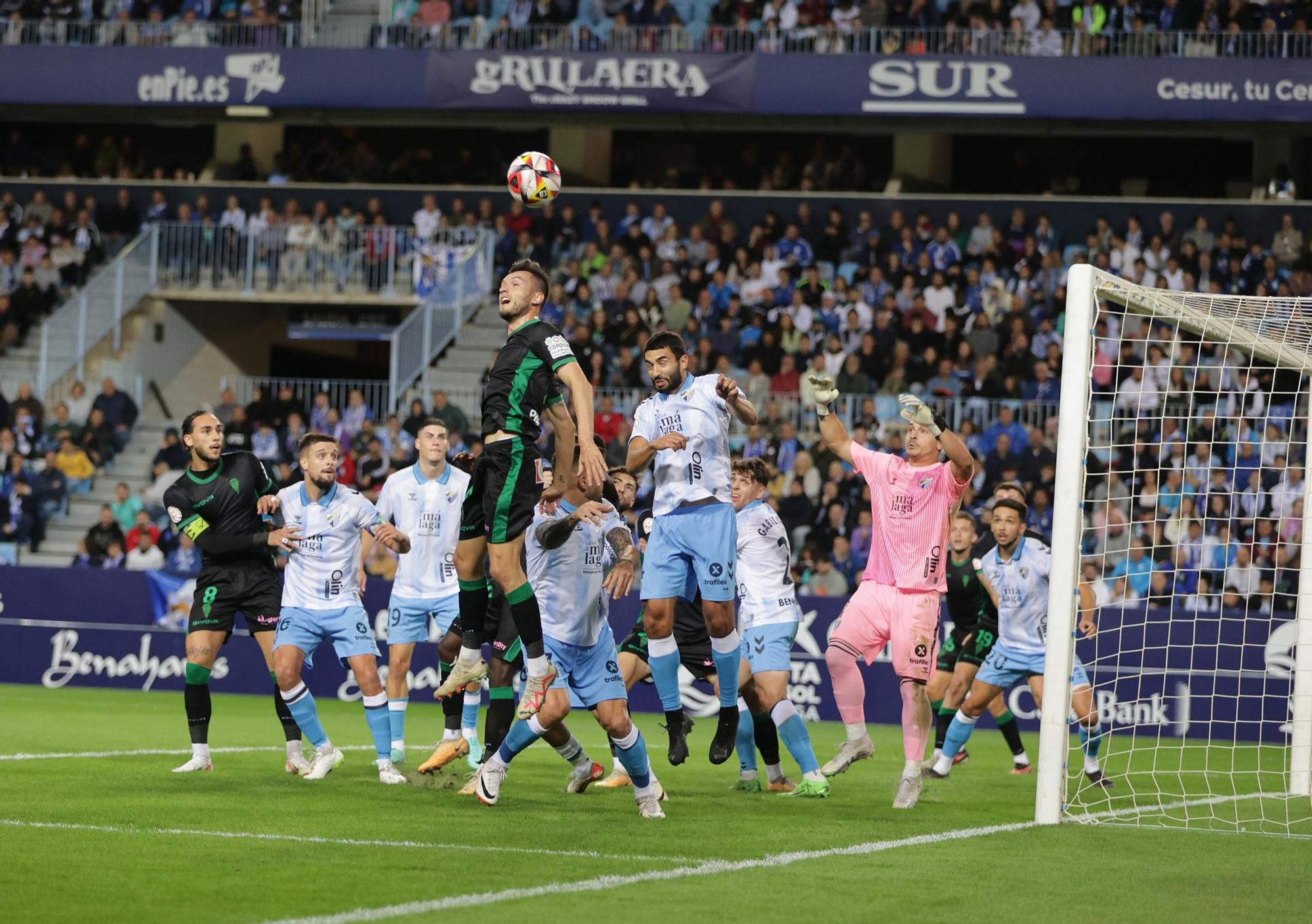 Málaga CF - Córdoba CF | Las imágenes del partido en La Rosaleda