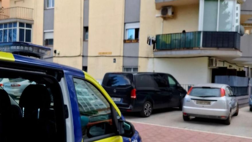 Un moment de l'actuació policial a Empuriabrava.