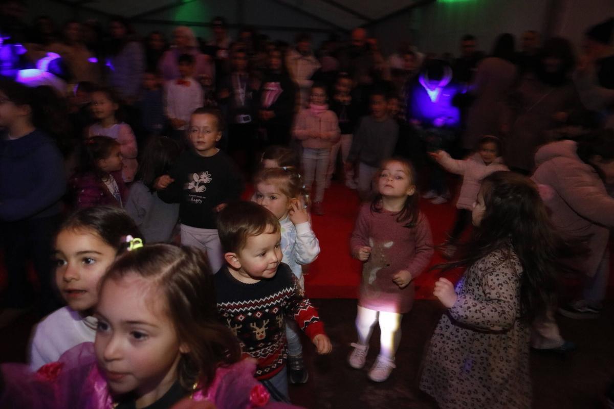 En imágenes: Así fue la "pequenochevieja" de Avilés