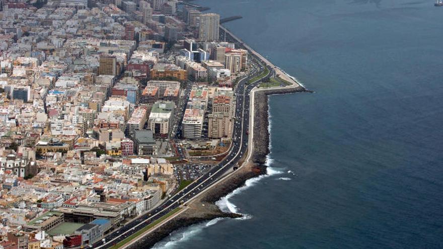 Parte de la avenida, entre el cementerio y el Teatro, que será ensanchada con 14.000 metros cuadrados ganados al mar.