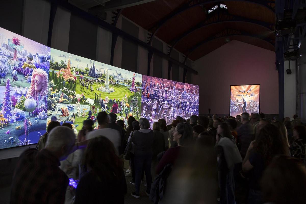 La sala de exposiciones del Pozu Santa Bárbara, durante la muestra "Speculum".