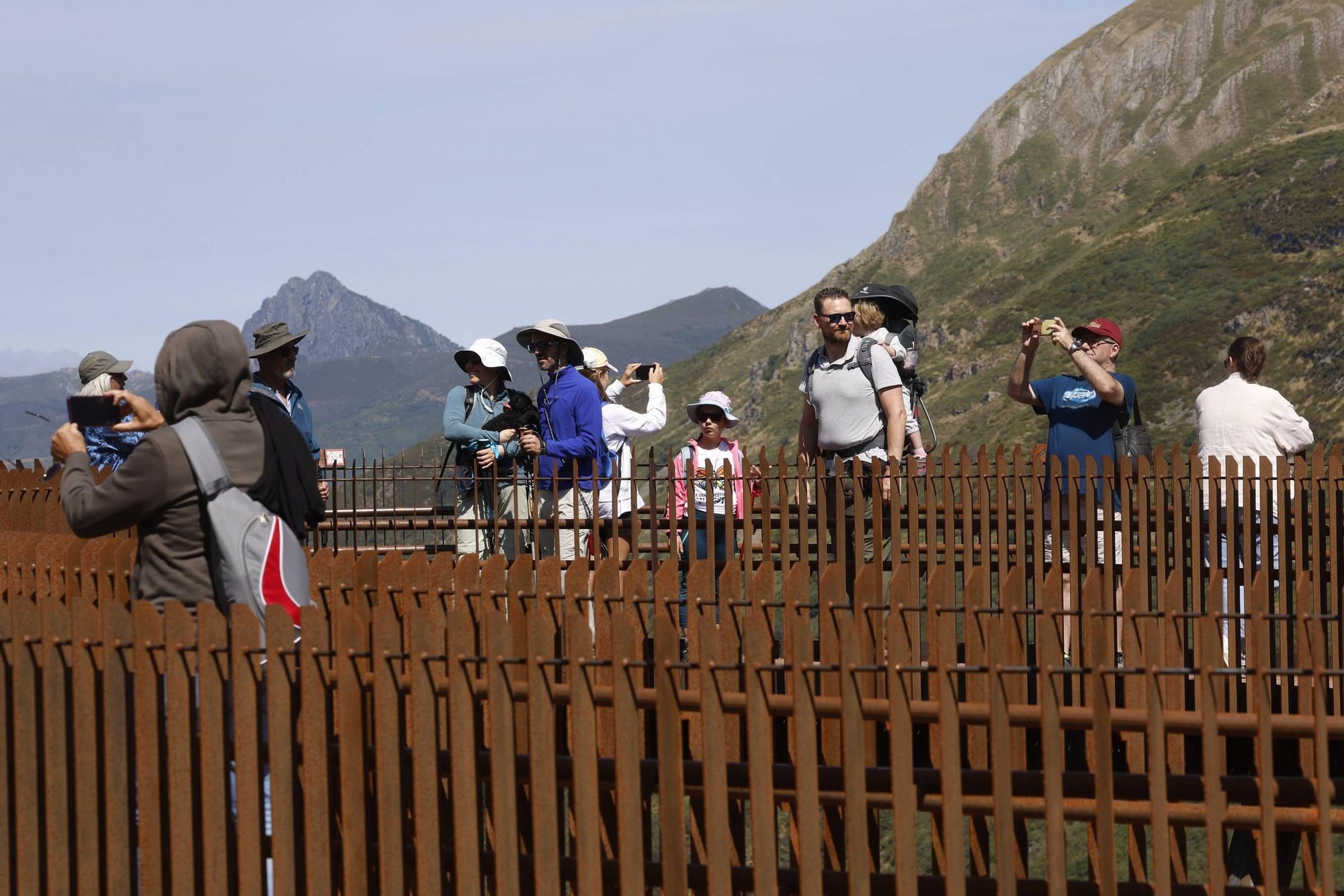 Así fue la visita del ministro Jordi Hereu al mirador de La Farrapona
