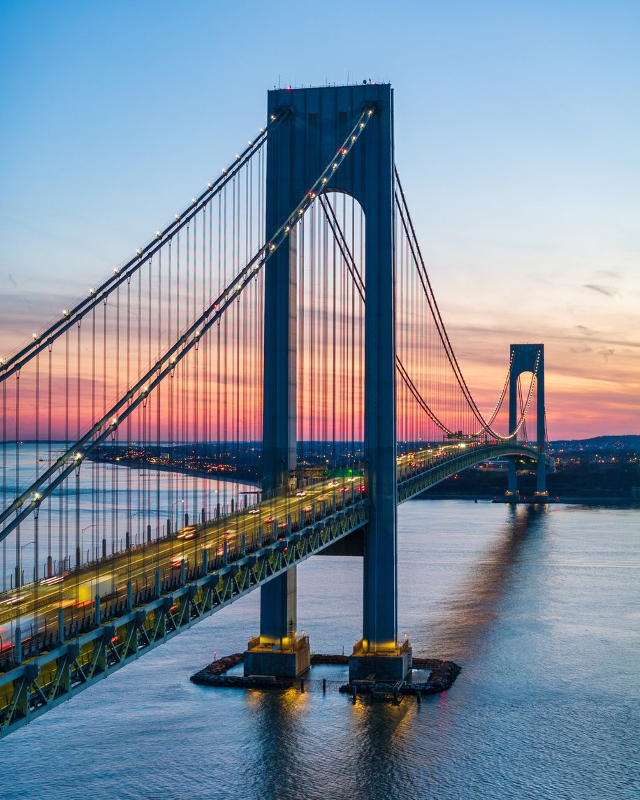 Verrazano Narrows, en Nueva York, es el puente atirantado más alto del mundo.