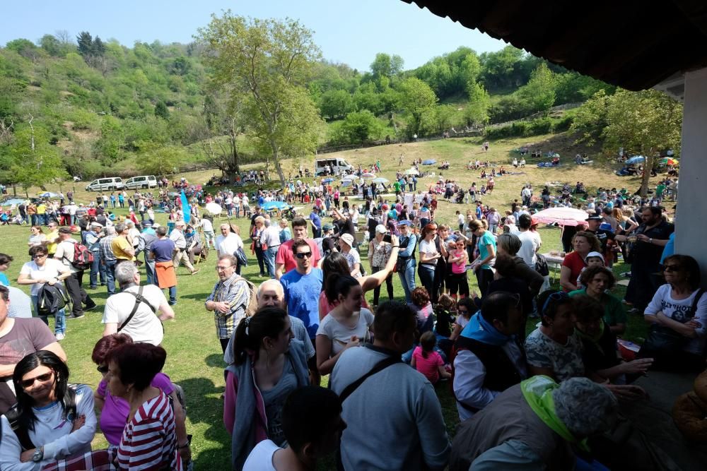 Romería de La Flor en Lena