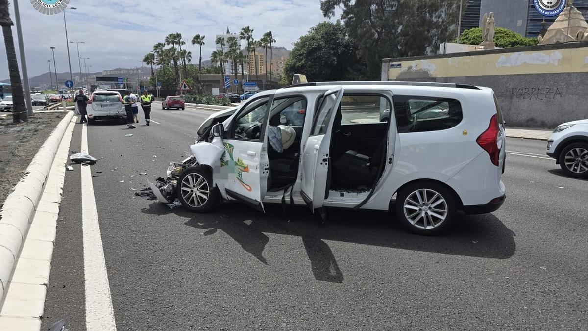 Imagen de uno de los accidentes que tuvo lugar en la Avenida Marítima de Las Palmas de Gran Canaria el pasado viernes.