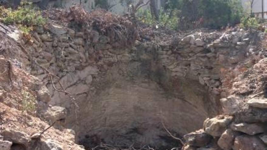 Hallan dos hornos de cal en una parcela urbanizable de Ambolo de Xàbia