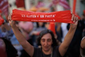 Celíacos protestan en Madrid para pedir que baje el precio de los productos sin gluten