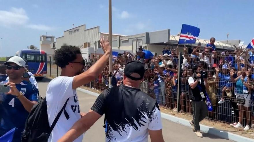 Como héroes, así ha sido recibida la selección de Cabo Verde tras su histórico paso por el Mundial