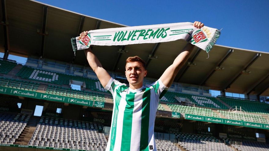 Final del culebrón: el Córdoba CF cierra la cesión de Alberto del Moral