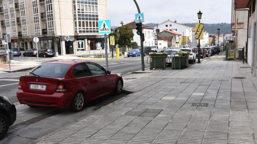 Cortan una calle de Bertamiráns por las obras de la almendra y mejorarán aceras en su avenida