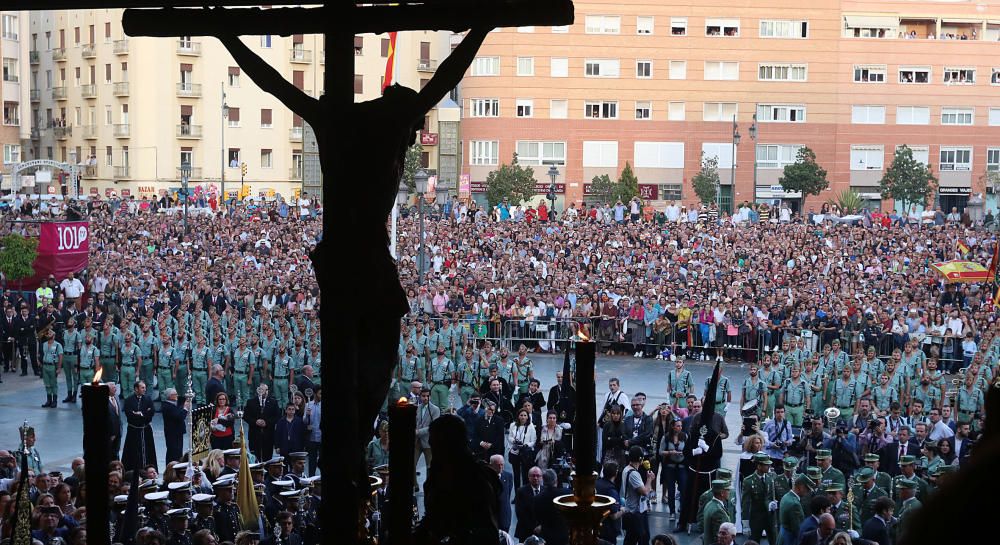 JUEVES SANTO. Mena, poco antes de salir.