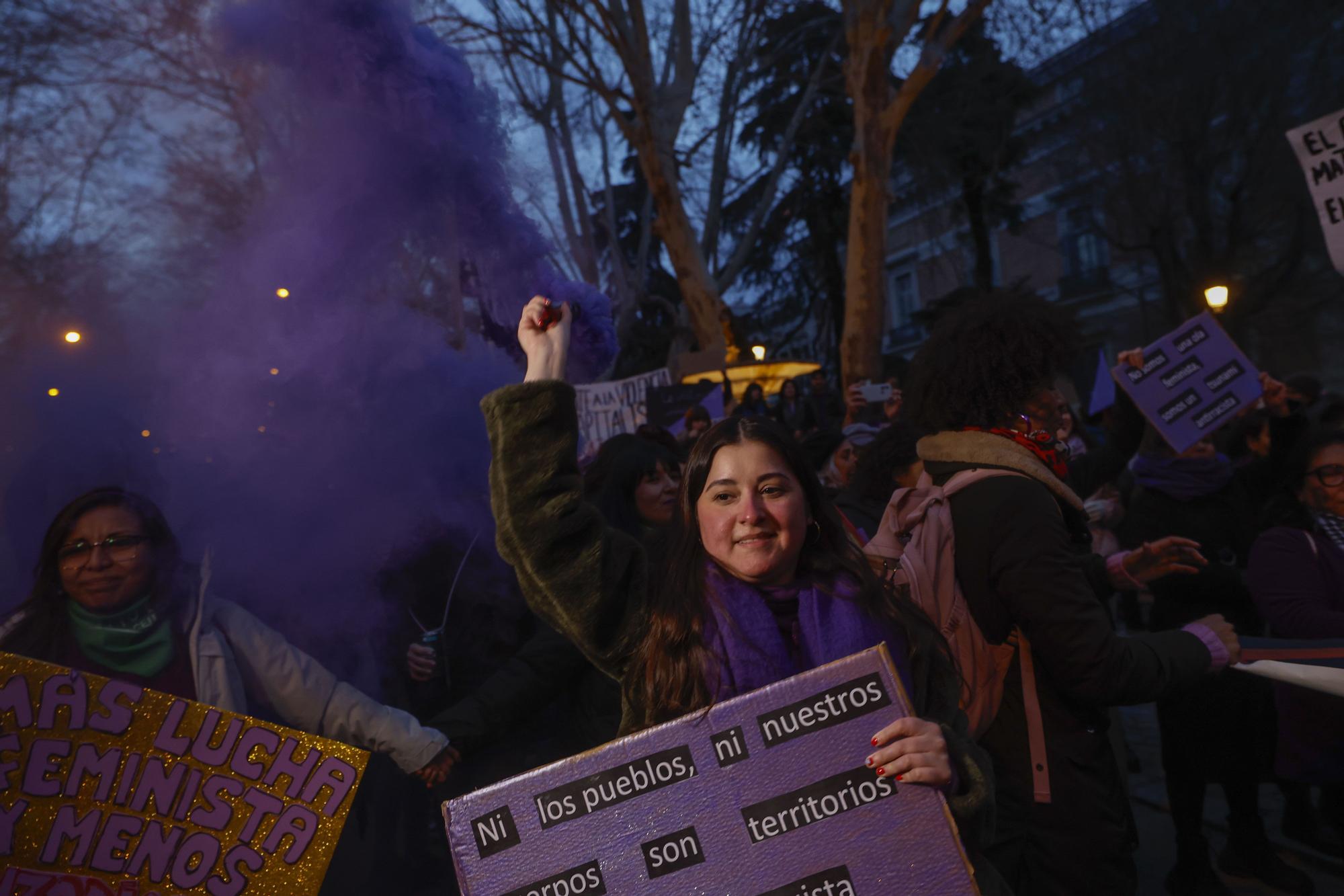 Manifestación de la Comisión 8M bajo el lema 'Patriarcado, Genocidio, Privilegios #SeAcabó'