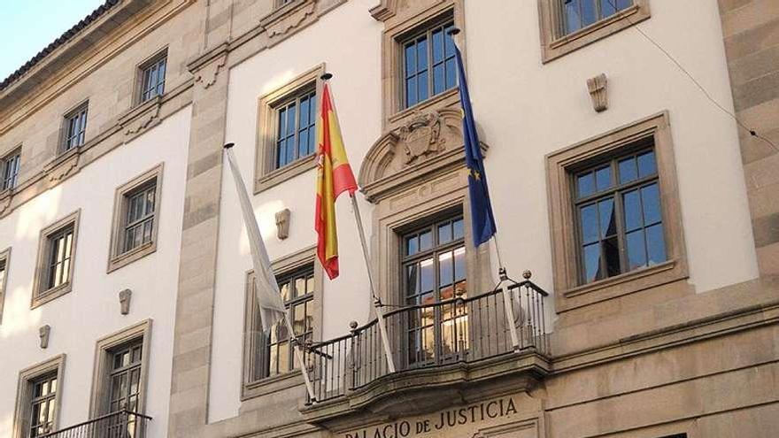 El juicio oral se celebra el jueves en la sección segunda de la Audiencia de Pontevedra.  // Rafa Vázquez