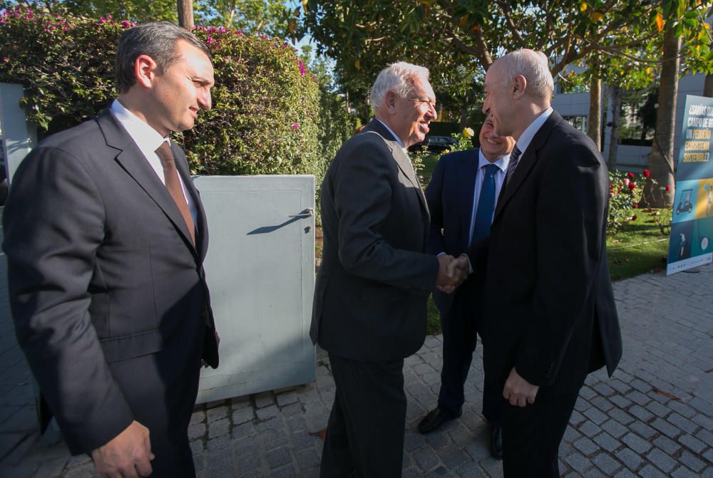 Al acto acudieron el ministro Margallo y el presidente de la Diputación de Alicante, César Sánchez, entre otros