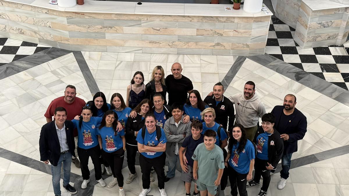 El Ayuntamiento de Burjassot homenajea al Amateur Femenino de la UD Burjassot La Concordia CF, Campeón de Liga.
