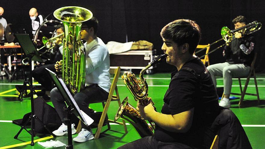 Alumnos de la Escuela de Música de Meaño durante un concierto.  | // IÑAKI ABELLA