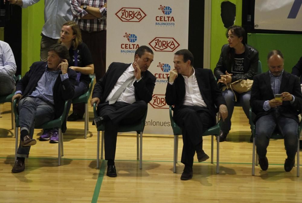 Celta Zorka y Perfumerías Avenida disputan un amistoso en honor al presidente del club vigués. Horas antes jugaron las categorías inferiores del Club Baloncesto Porriño y el Corruña Basquet Atlántico.