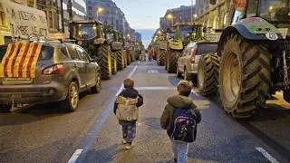 Calles cortadas en Barcelona por una nueva protesta de tractores: afectaciones en el tráfico y duración