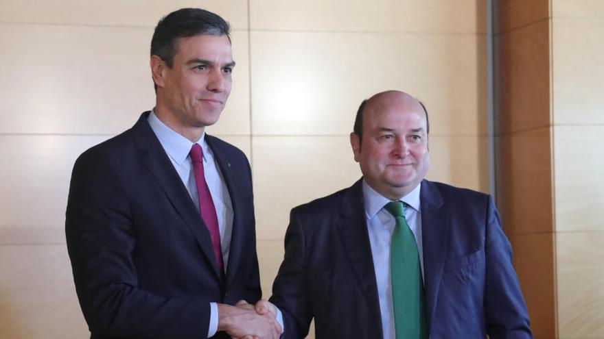 Pedro Sánchez y Andoni Ortuzar.