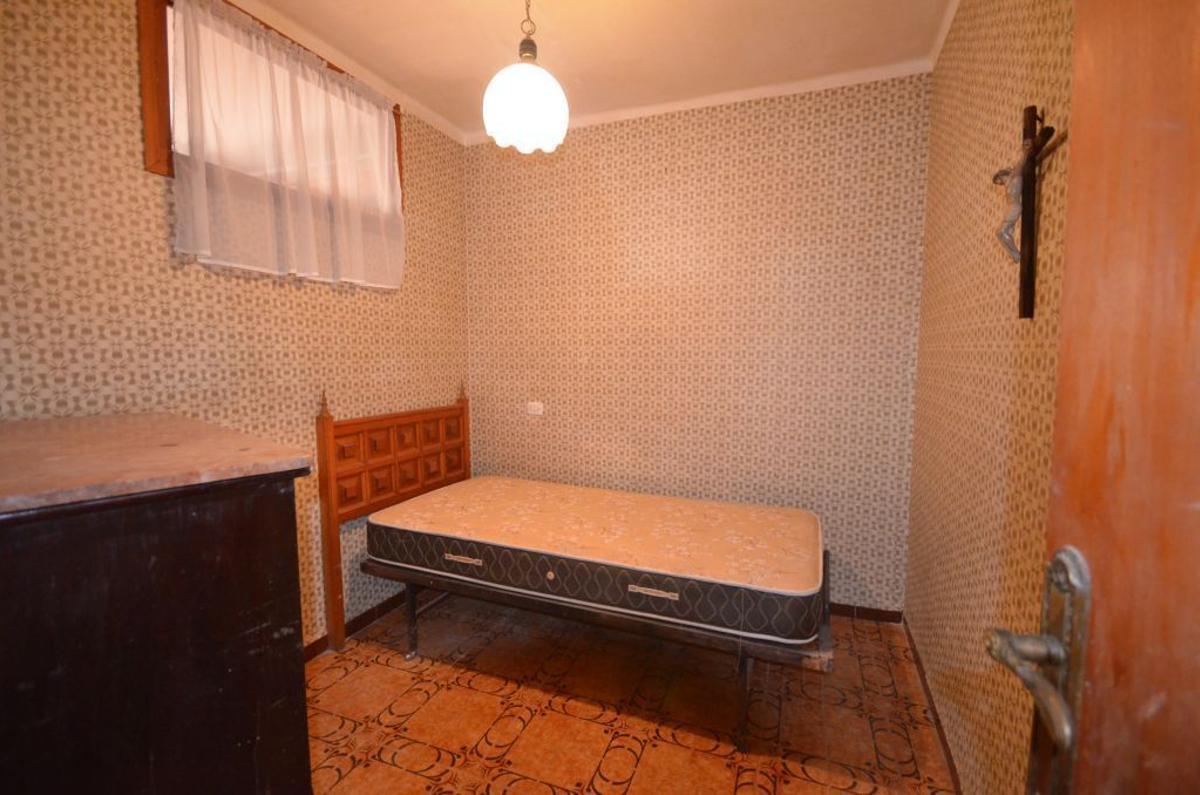 Las mejores fotos: Una casa de tres plantas y solárium sale a la venta en el casco histórico de Peñíscola
