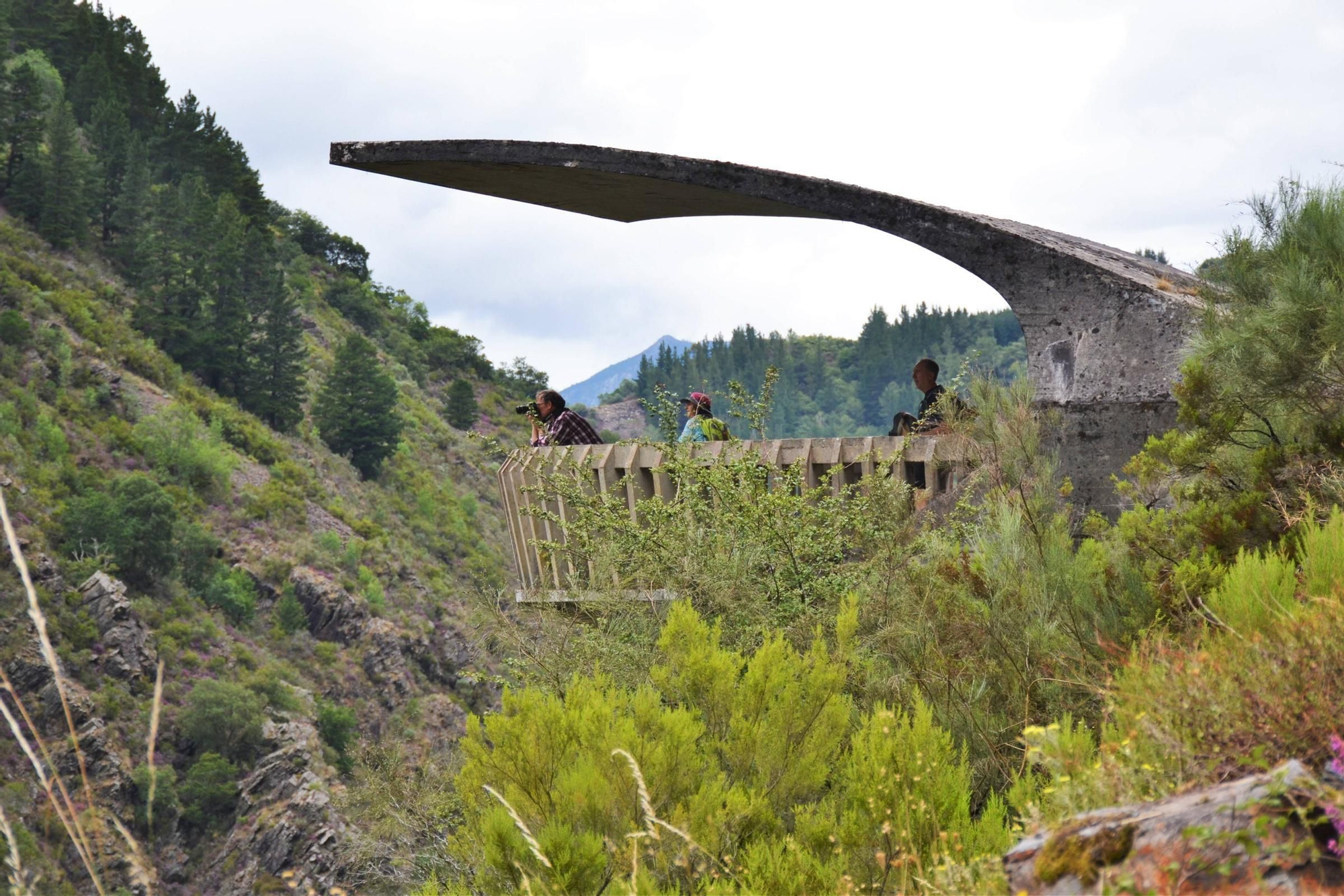 EN IMÁGENES: Dos miradas sobre el gran embalse de Grandas de Salime