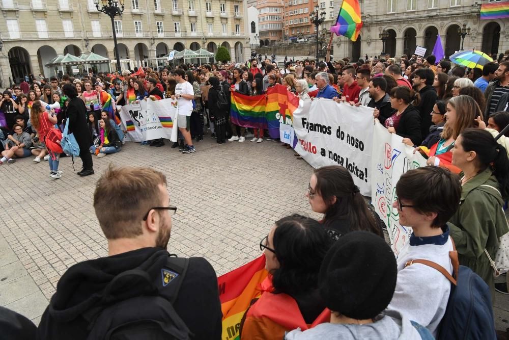 Banderas arcoiris engalanan A Coruña