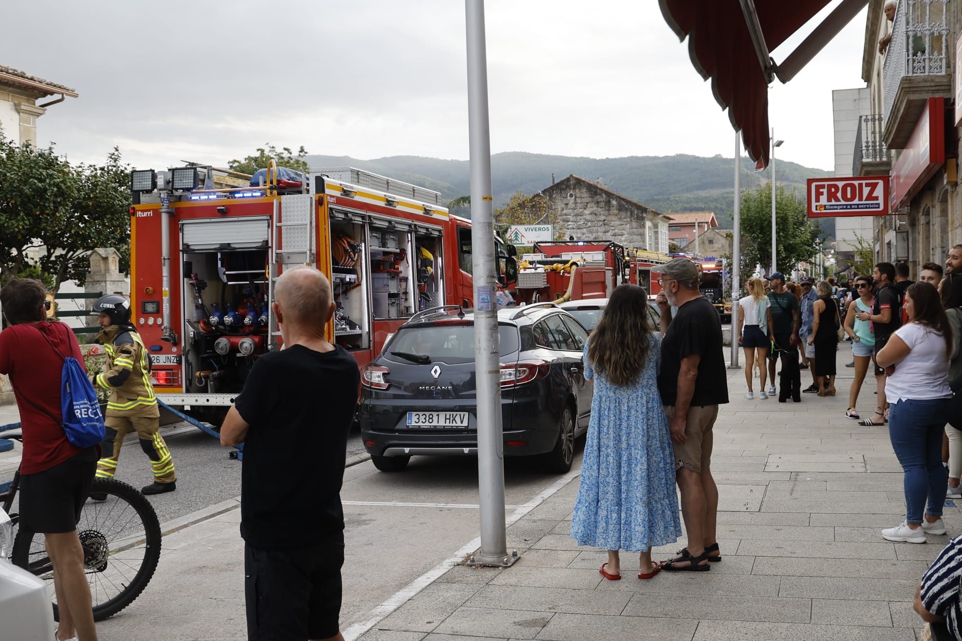 Las imágenes del incendio de 'Viveros de Sabarís' en Baiona