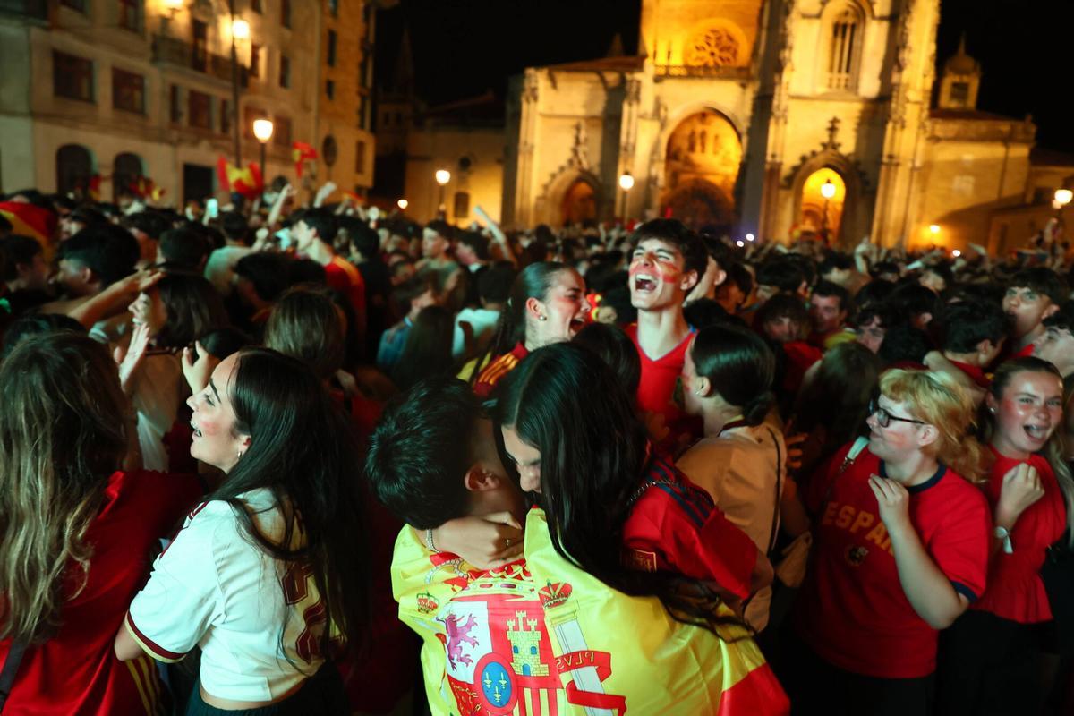 Así se vivió el triunfo de España en Oviedo