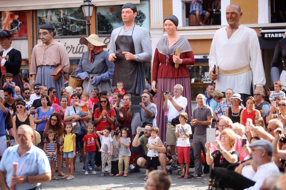 So marschierten am Samstag (9.9.) in Palmas Zentrum die traditionellen Riesenfiguren auf.