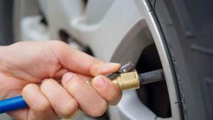 Es importante revisar los neumáticos antes de salir de viaje porque, además, puedes ahorrar combustible.