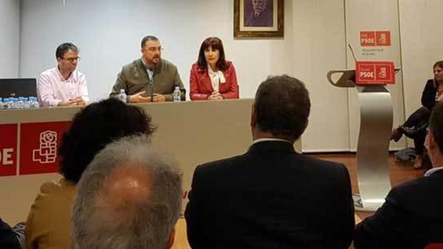 Piñuela, Barbón y Pontón, en la presentación de la jornada.