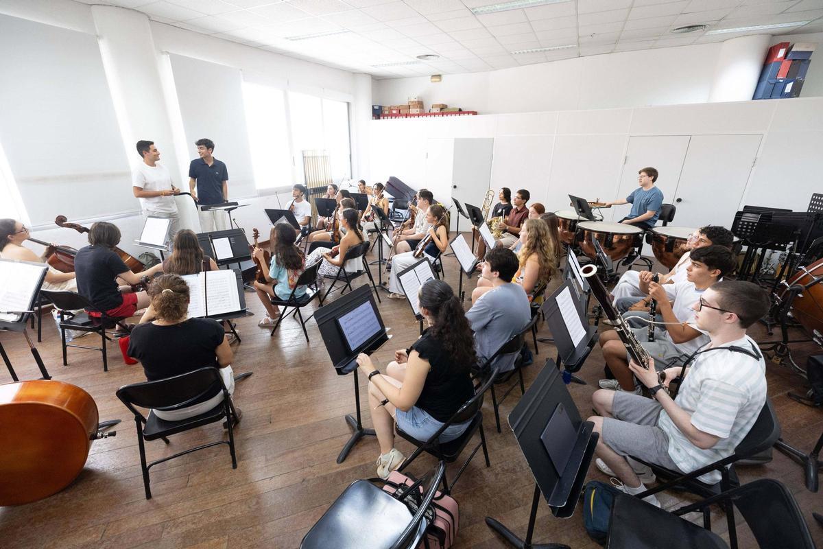 La Jove Orquestra Simfònica Pitiüsa prepara su próximo concierto en Can Ventosa