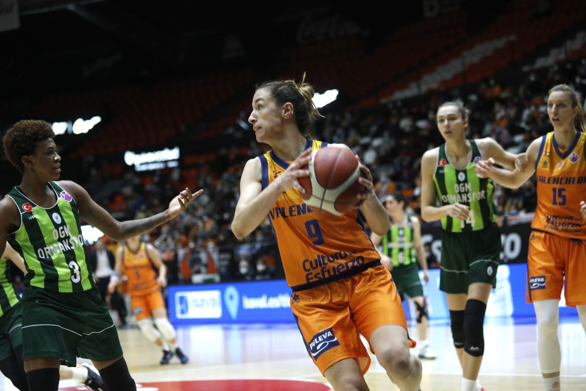 El Valencia Basket elimina al Ormanspor: Las mejores fotos