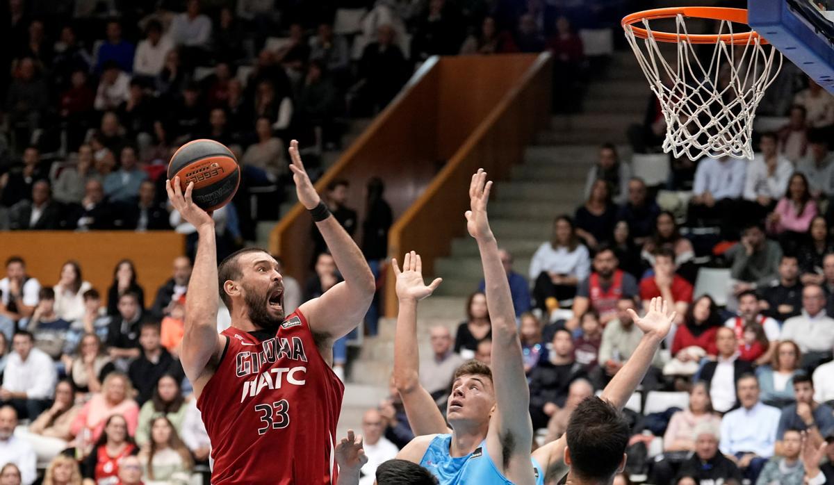 Marc Gasol, trata de tirar del equipo en la pista, aunque necesita la ayuda de sus compañeros