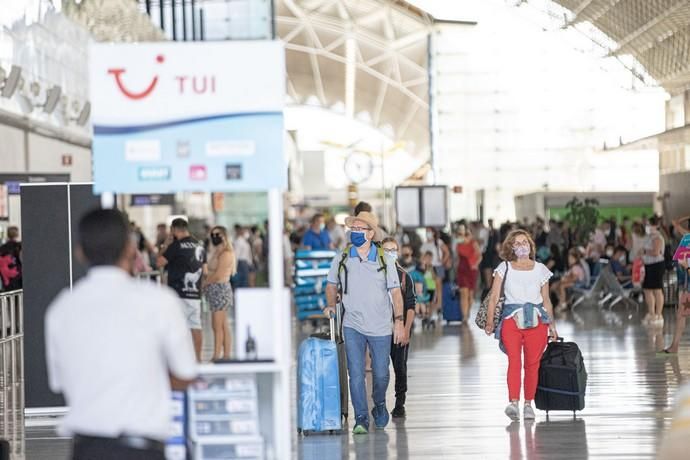 Llegada de un vuelo de TUI a Fuerteventura