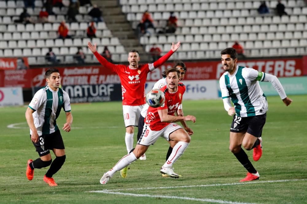 Un Real Murcia peleón no puede con el Córdoba (0-1)