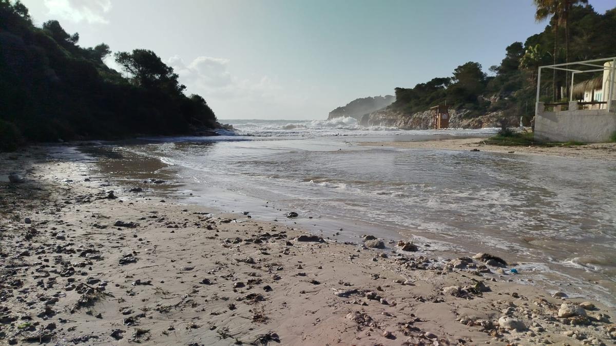 Los efectos de la borrasca en las playas de Manacor
